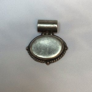 VINTAGE MEXICO STERLING SILVER PENDANT NO INITIALS